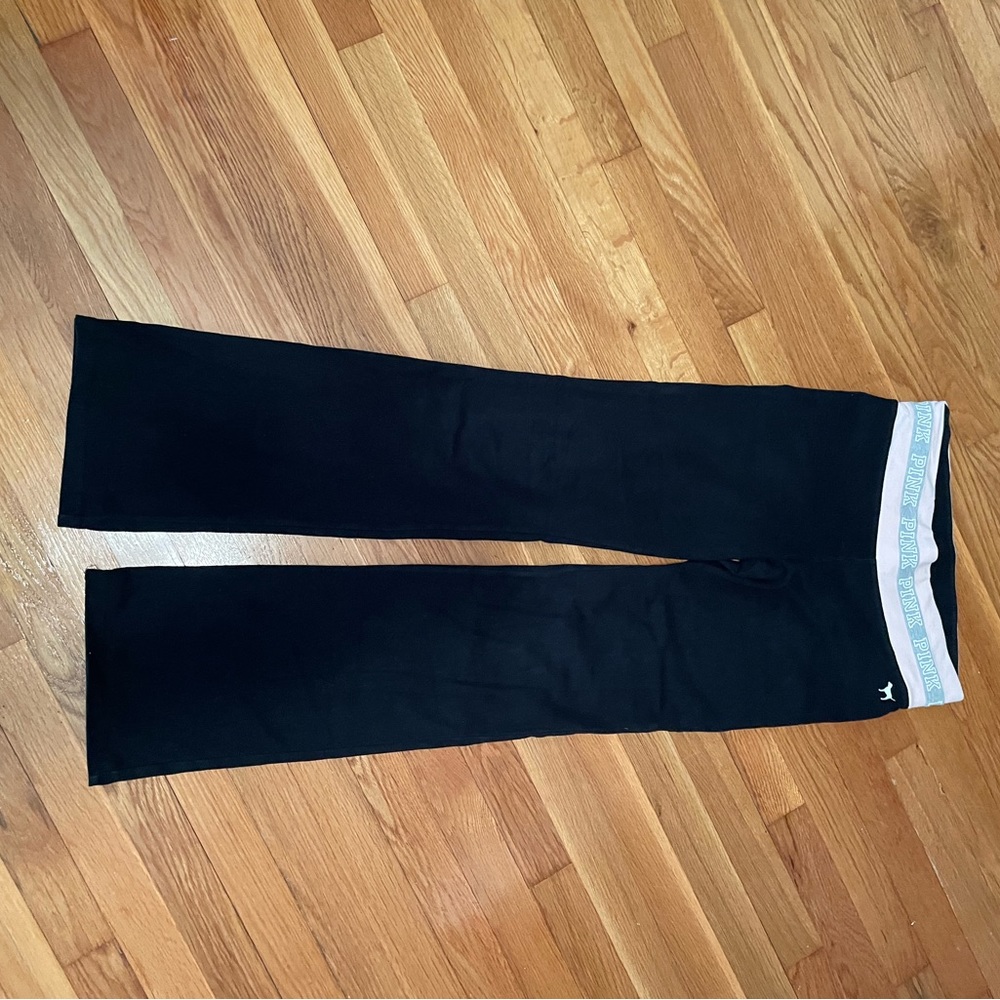 Black Victoria Secret flare leggings - Picture 2 of 3